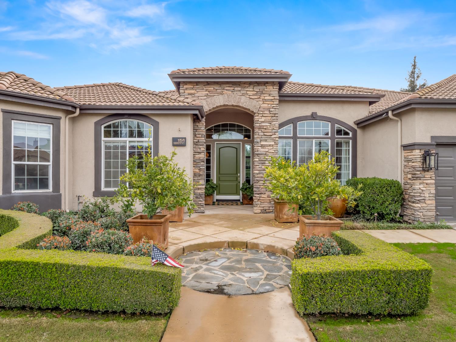 156 Richmond Ave, Clovis, CA 93619