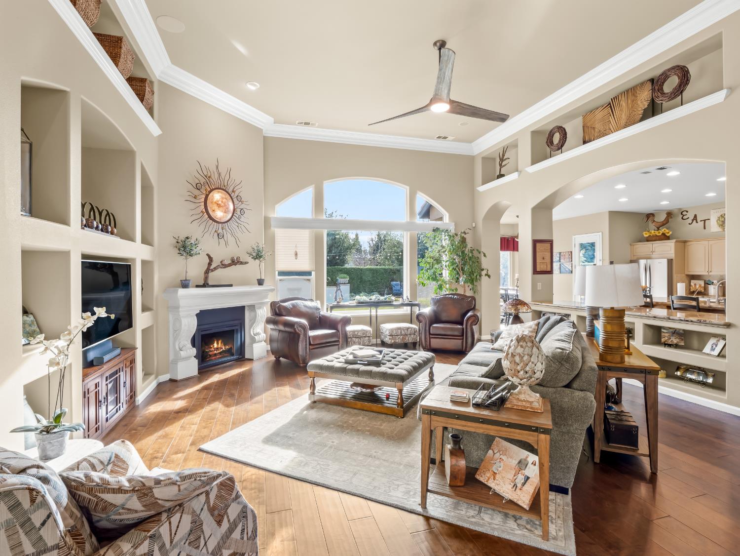 156 Richmond Ave, Clovis, CA 93619