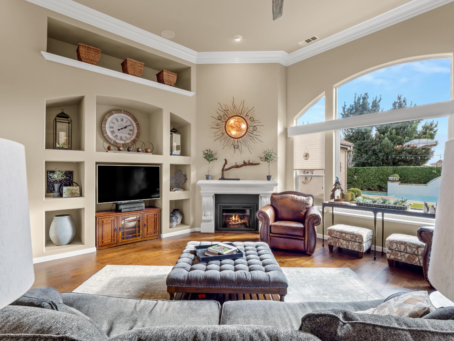 156 Richmond Ave, Clovis, CA 93619