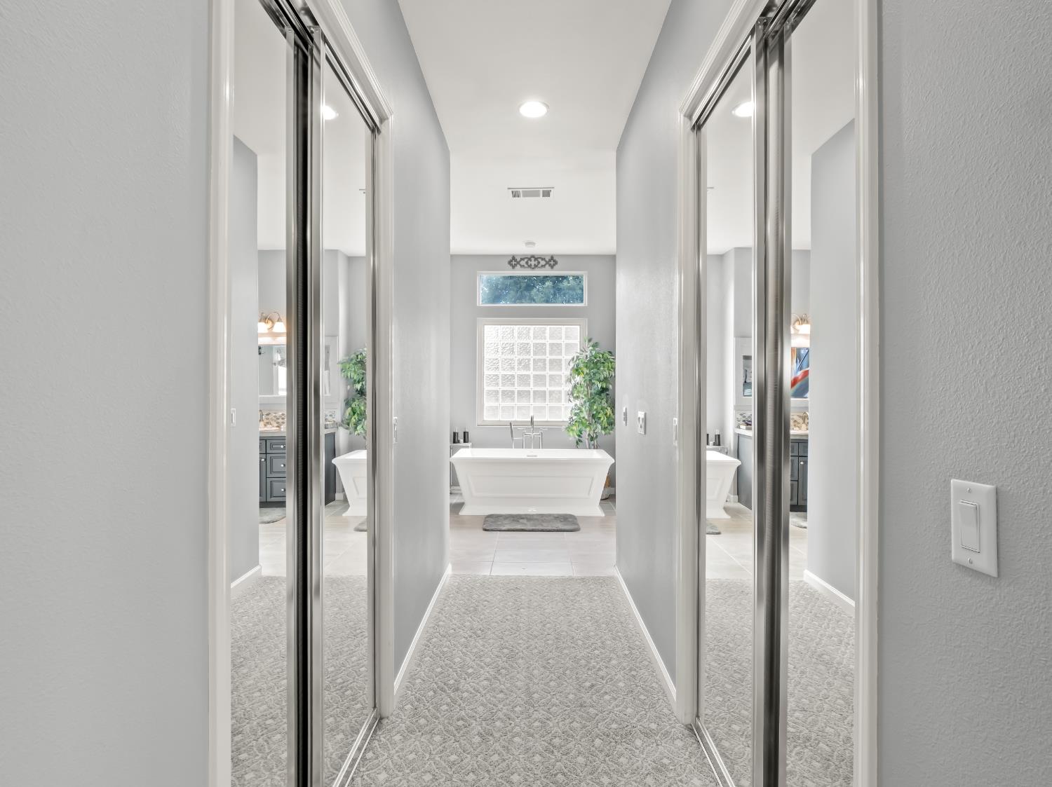 156 Richmond Ave, Clovis, CA 93619