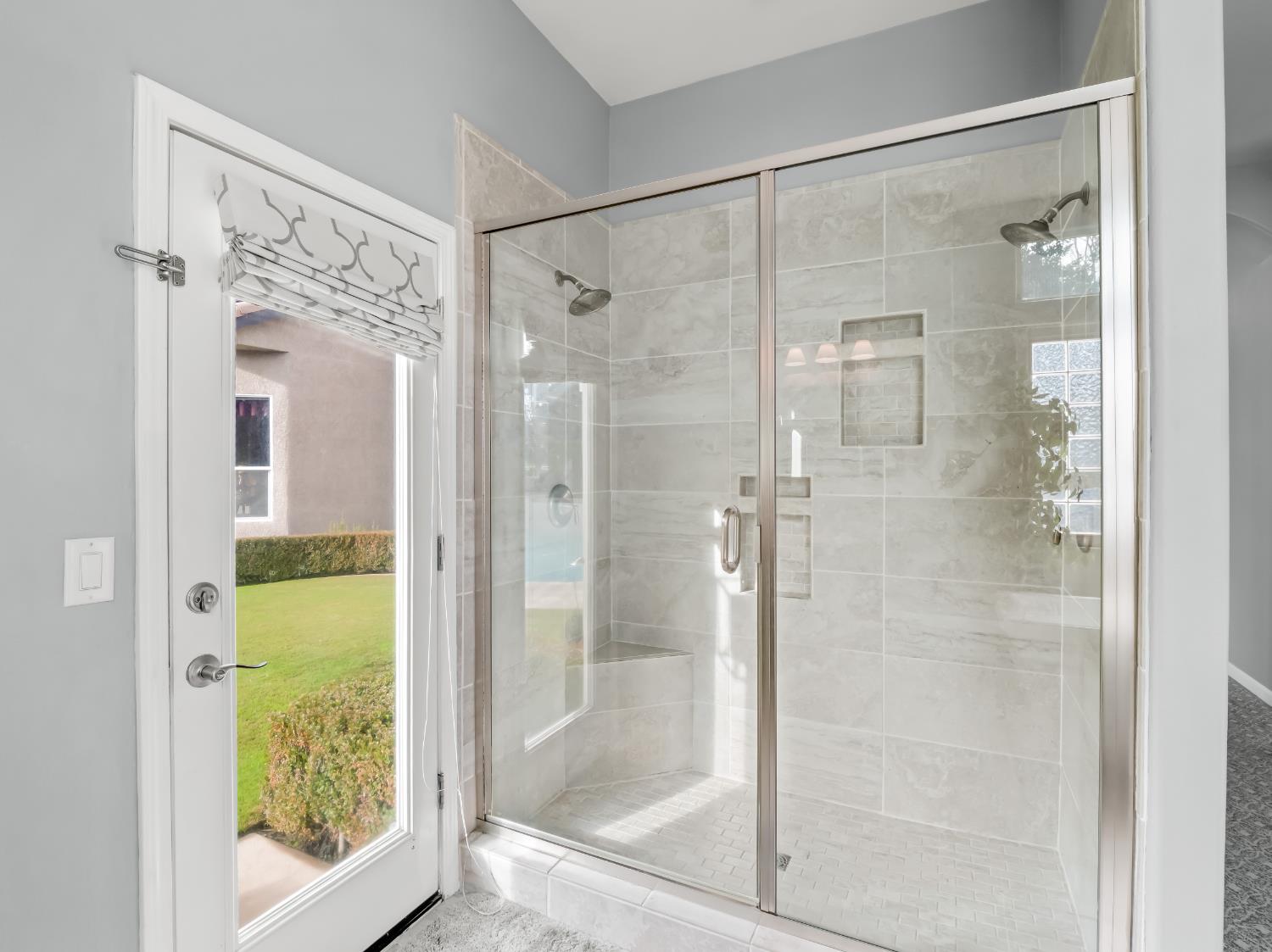 156 Richmond Ave, Clovis, CA 93619