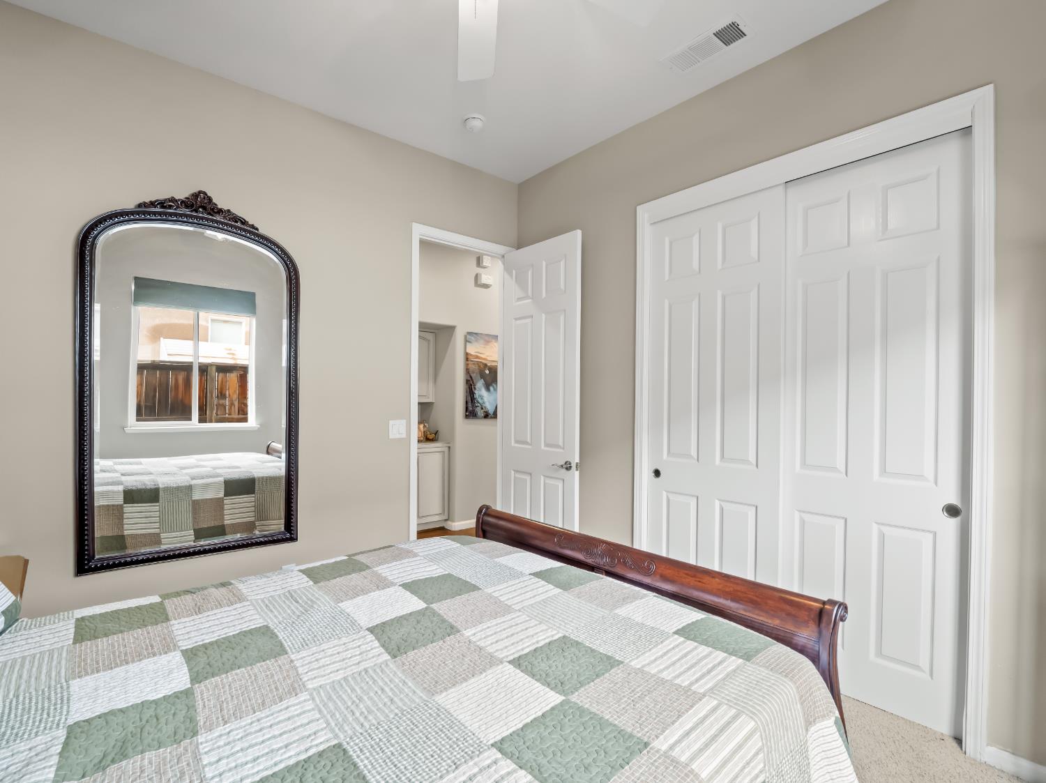 156 Richmond Ave, Clovis, CA 93619