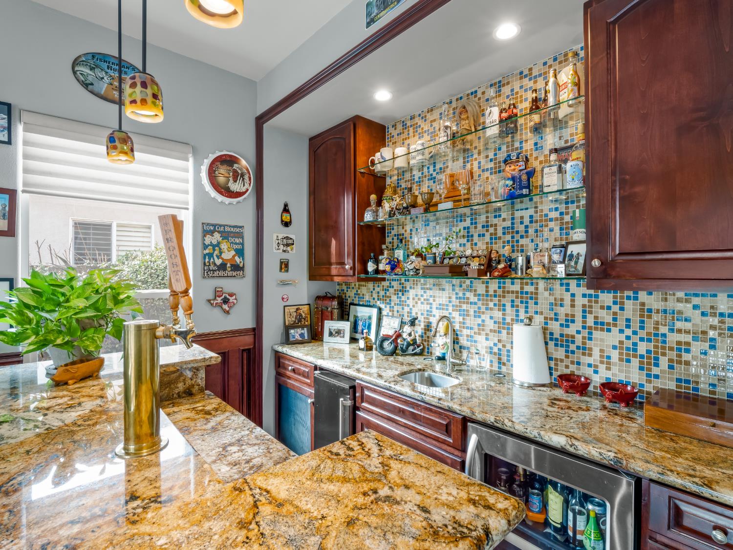 156 Richmond Ave, Clovis, CA 93619