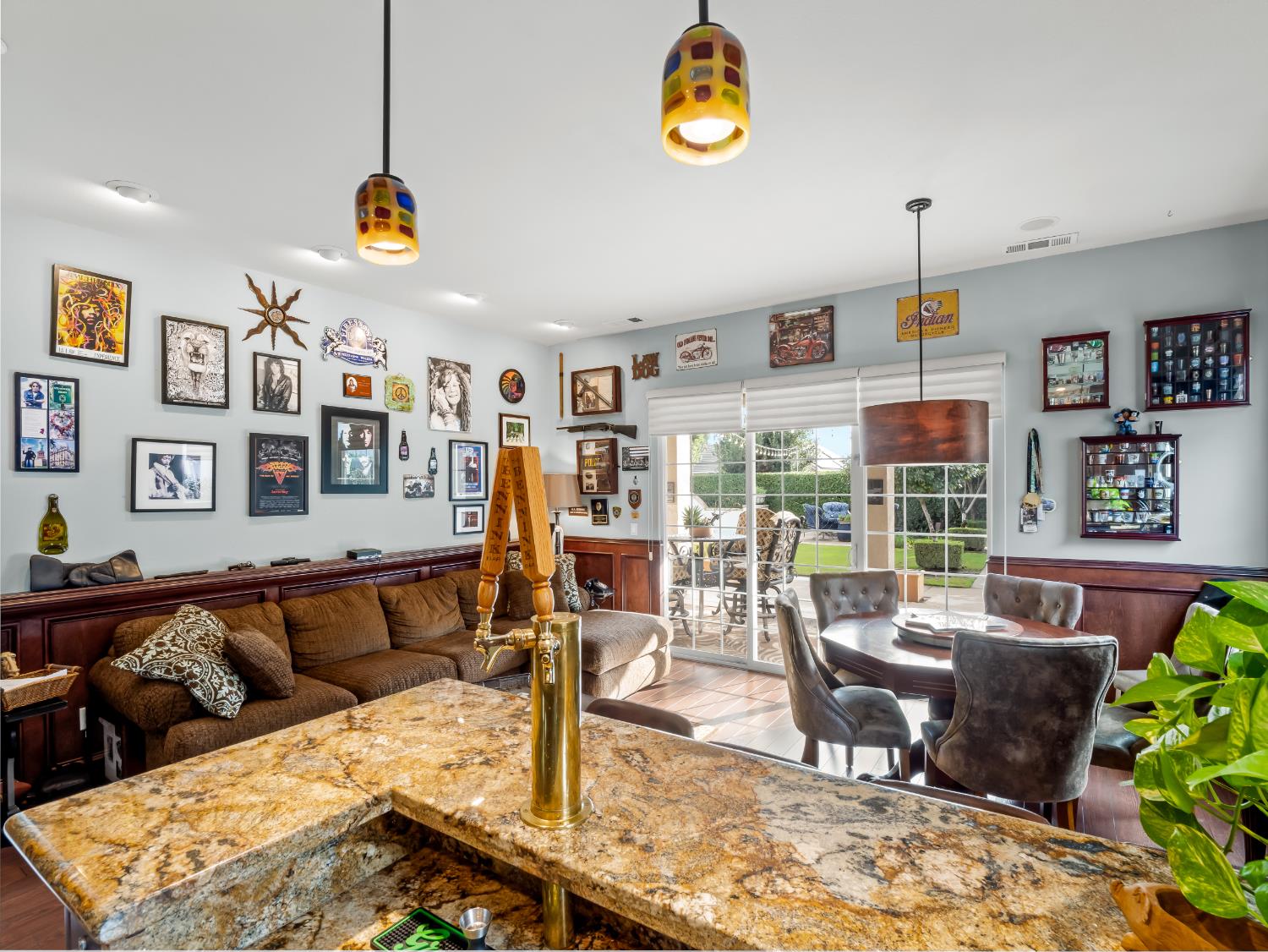 156 Richmond Ave, Clovis, CA 93619