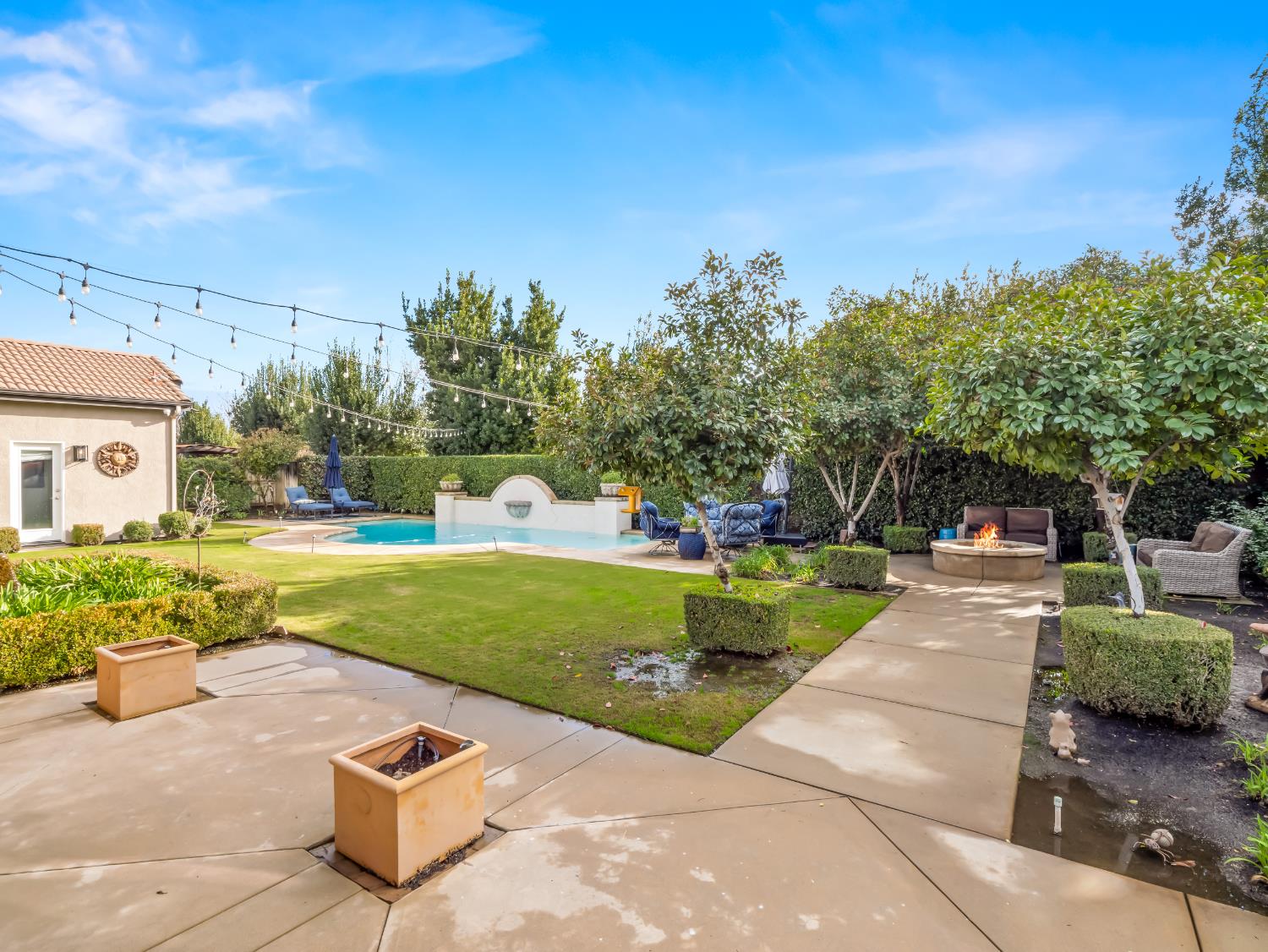 156 Richmond Ave, Clovis, CA 93619