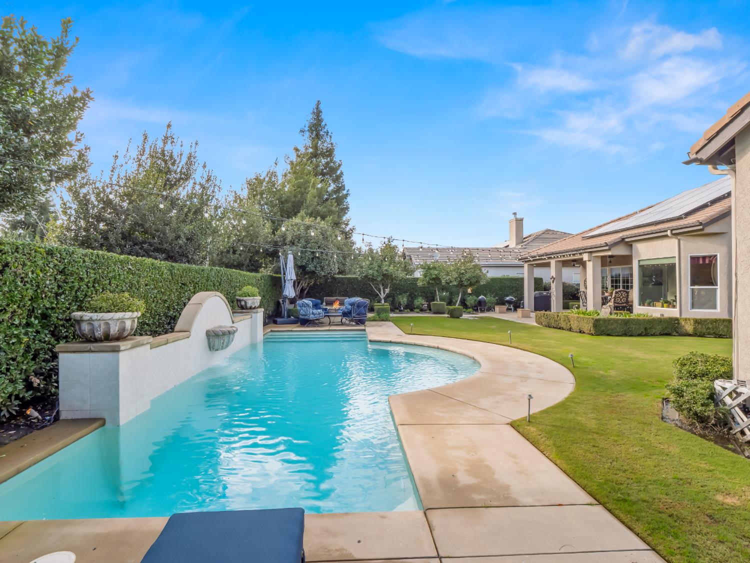 156 Richmond Ave, Clovis, CA 93619