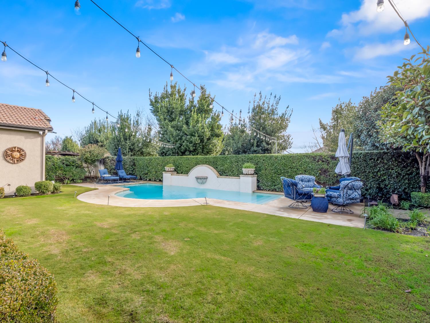 156 Richmond Ave, Clovis, CA 93619