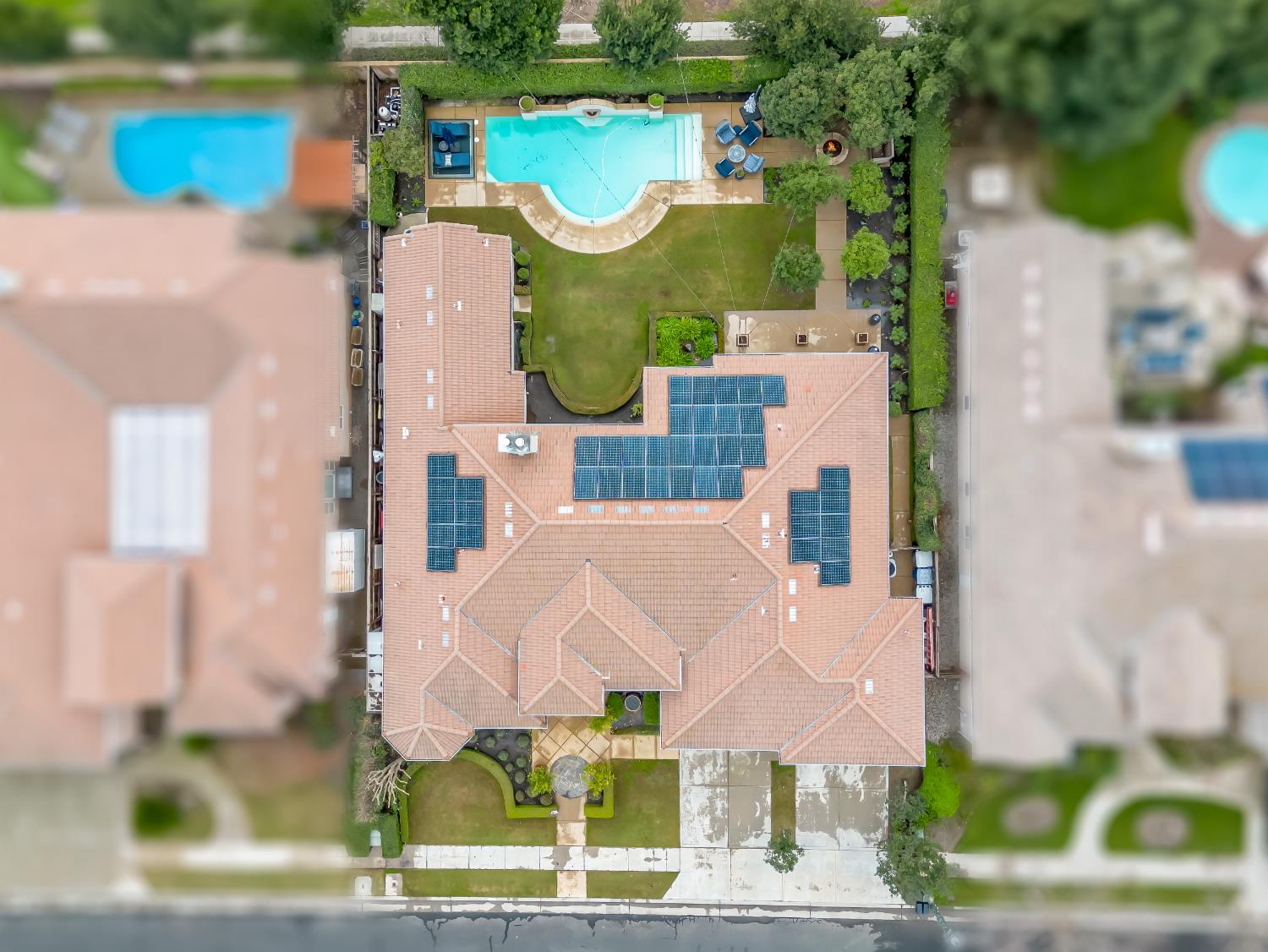 156 Richmond Ave, Clovis, CA 93619