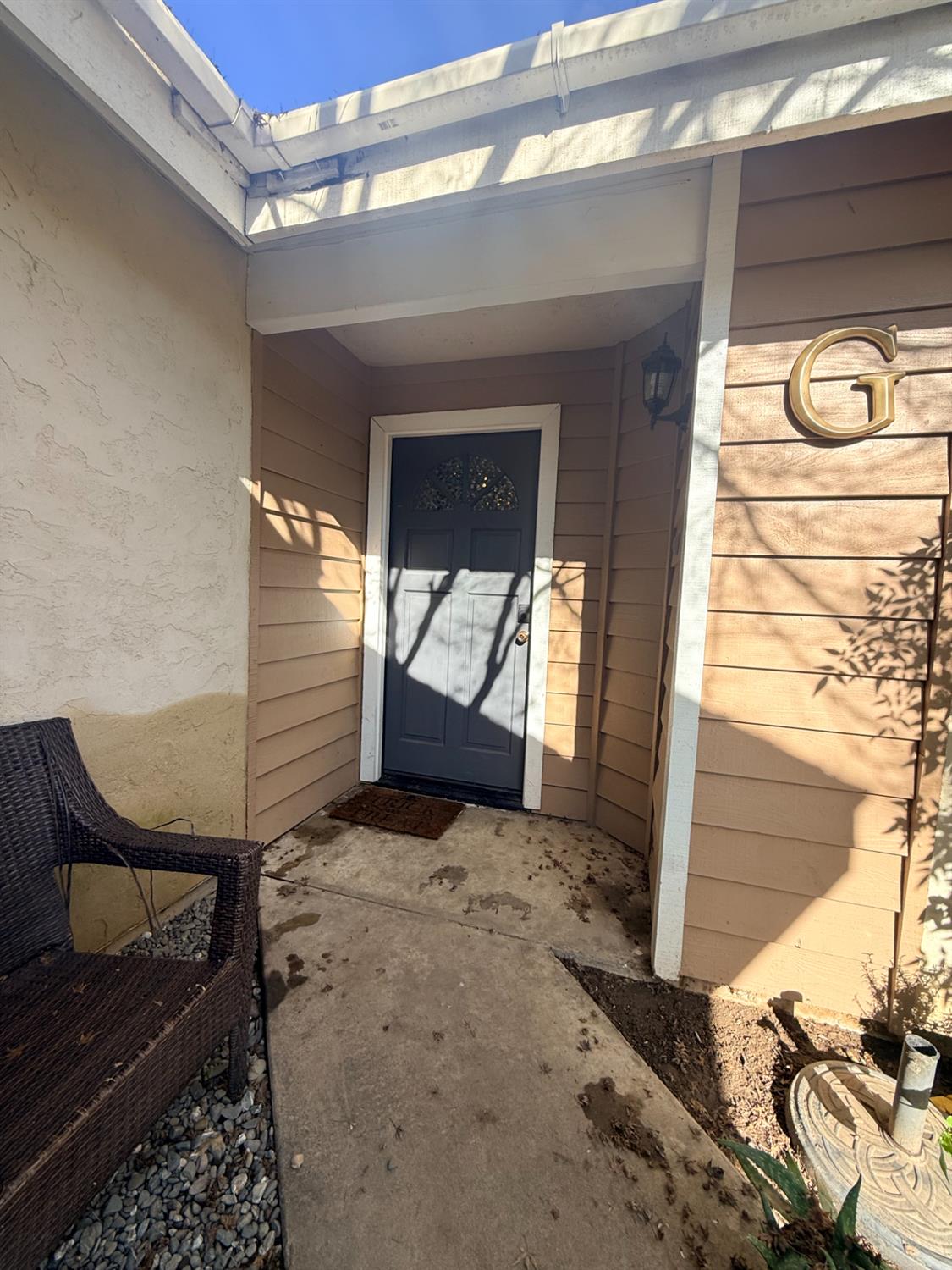 1338 E Castlecrest Ave, Visalia, CA 93292