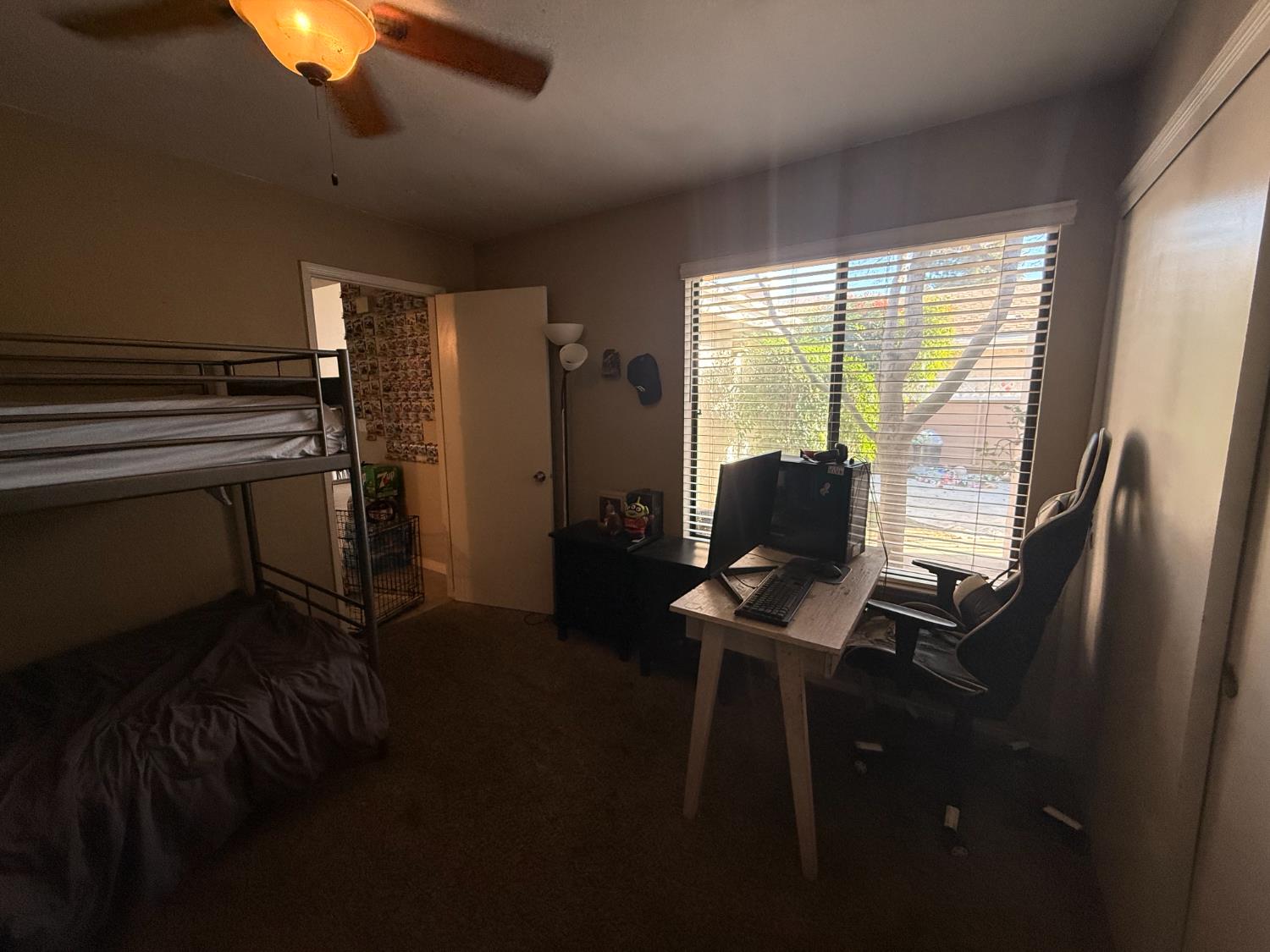 1338 E Castlecrest Ave, Visalia, CA 93292