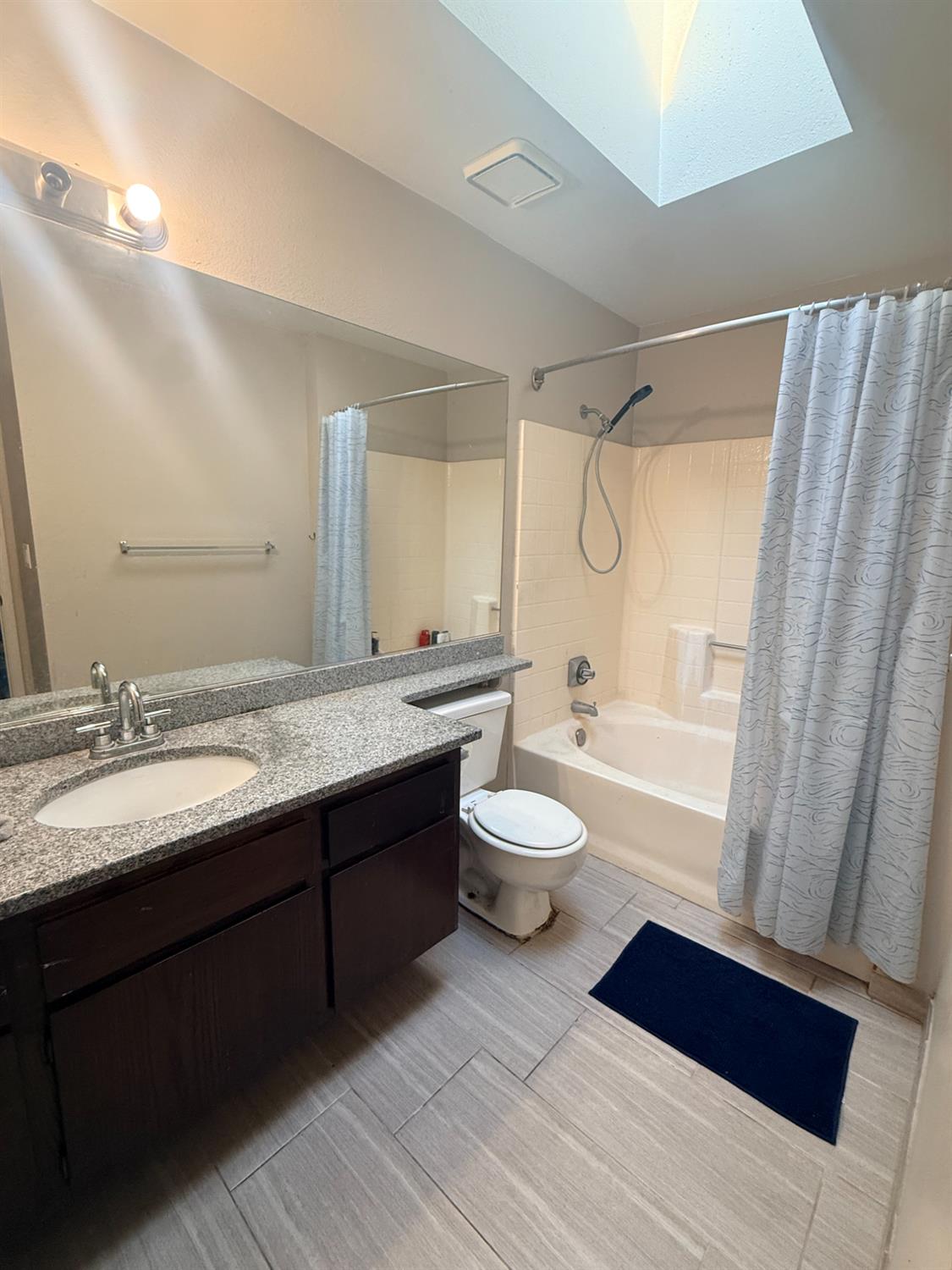 1338 E Castlecrest Ave, Visalia, CA 93292