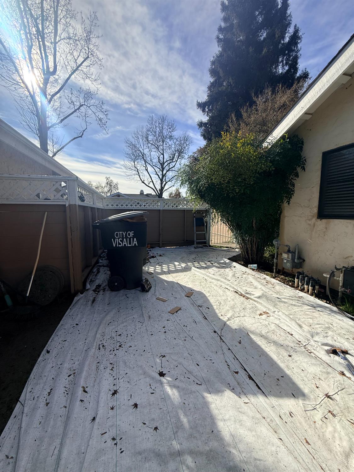 1338 E Castlecrest Ave, Visalia, CA 93292