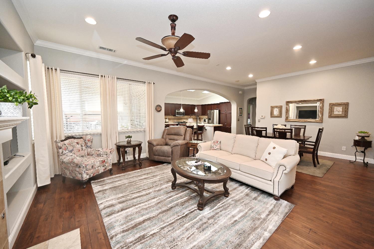 5553 N Plum Ln, Fresno, CA 93711