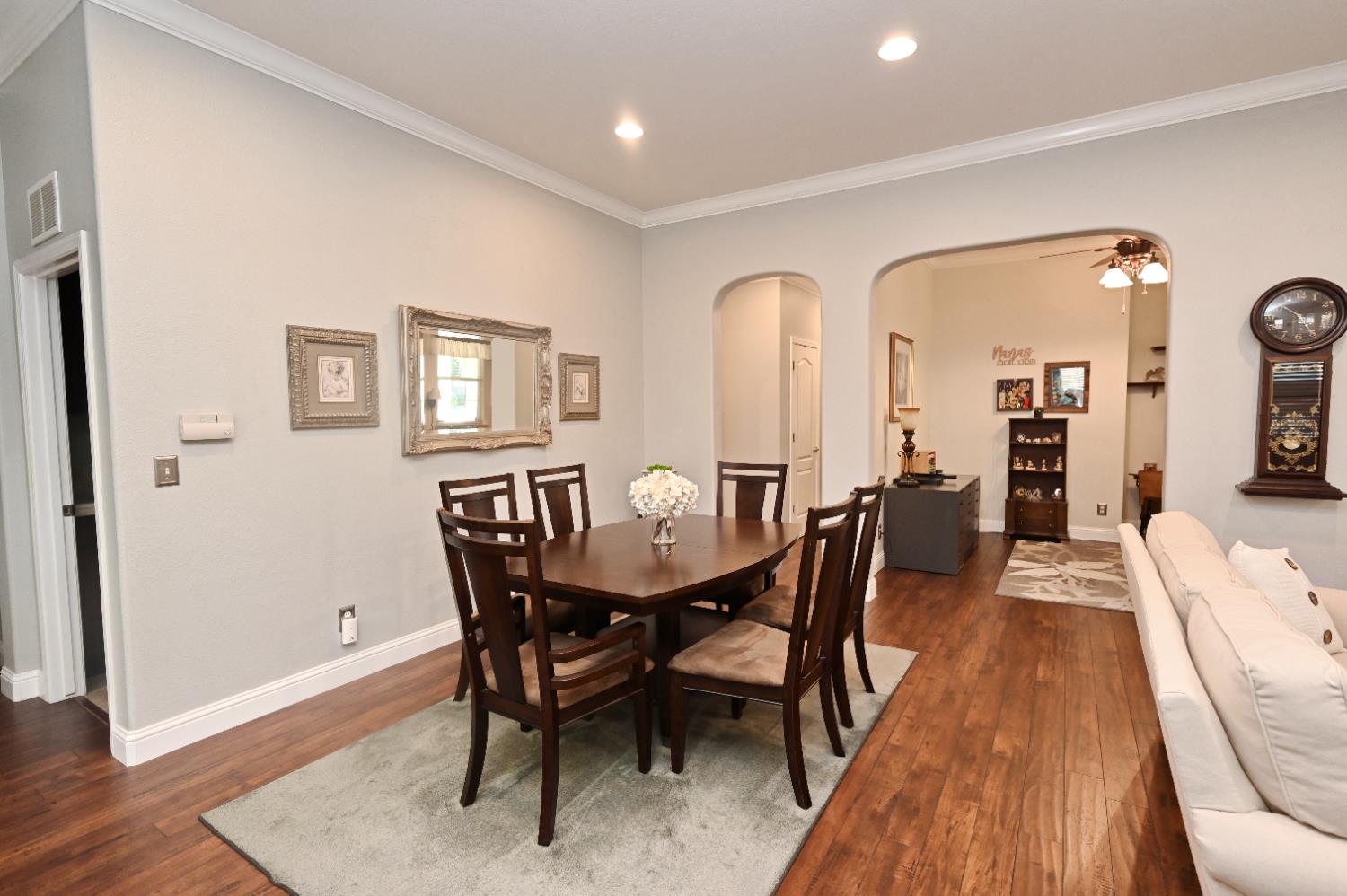 5553 N Plum Ln, Fresno, CA 93711