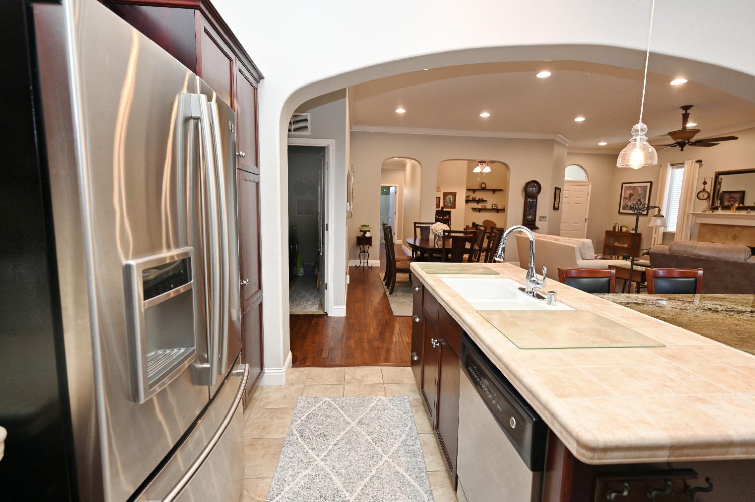 5553 N Plum Ln, Fresno, CA 93711