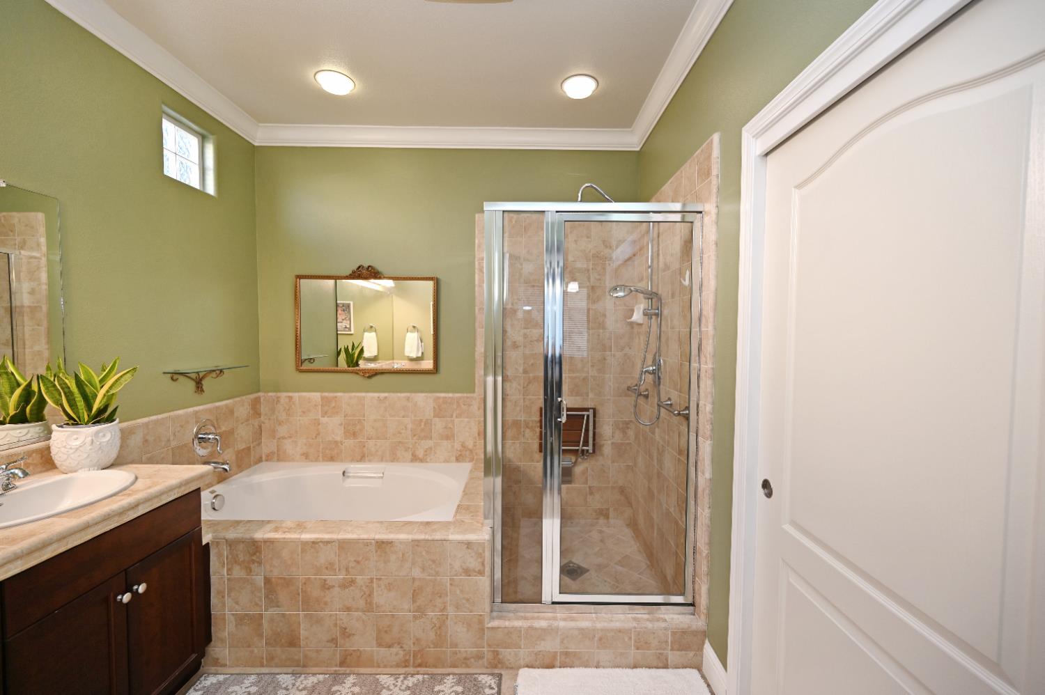 5553 N Plum Ln, Fresno, CA 93711