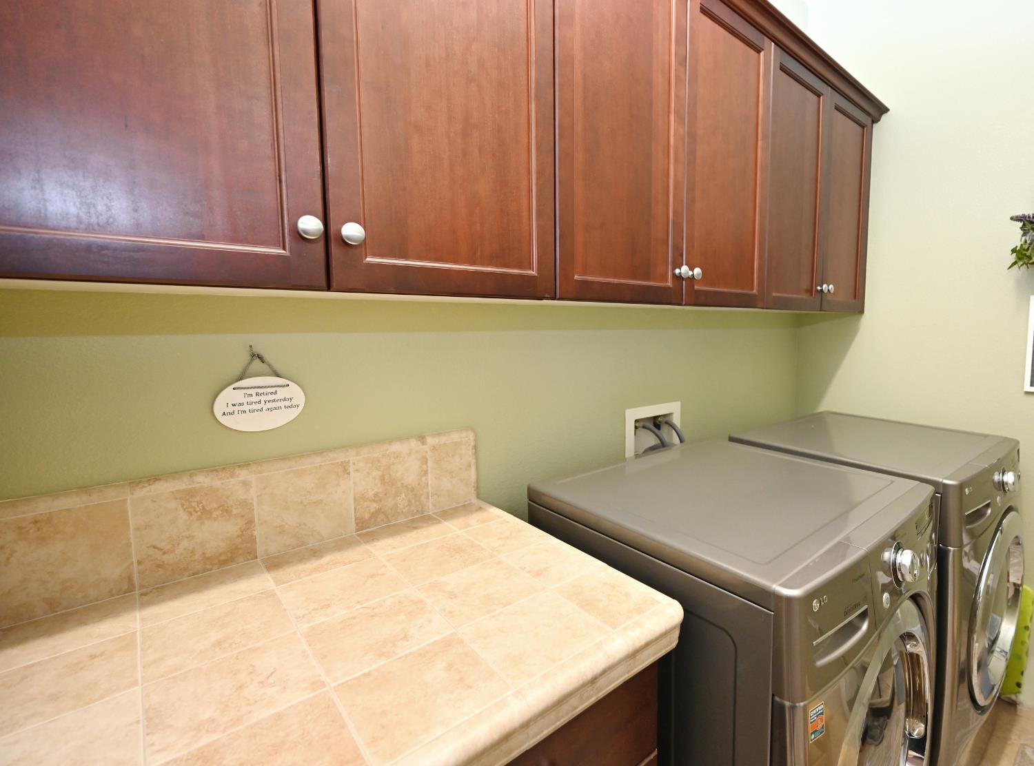 5553 N Plum Ln, Fresno, CA 93711