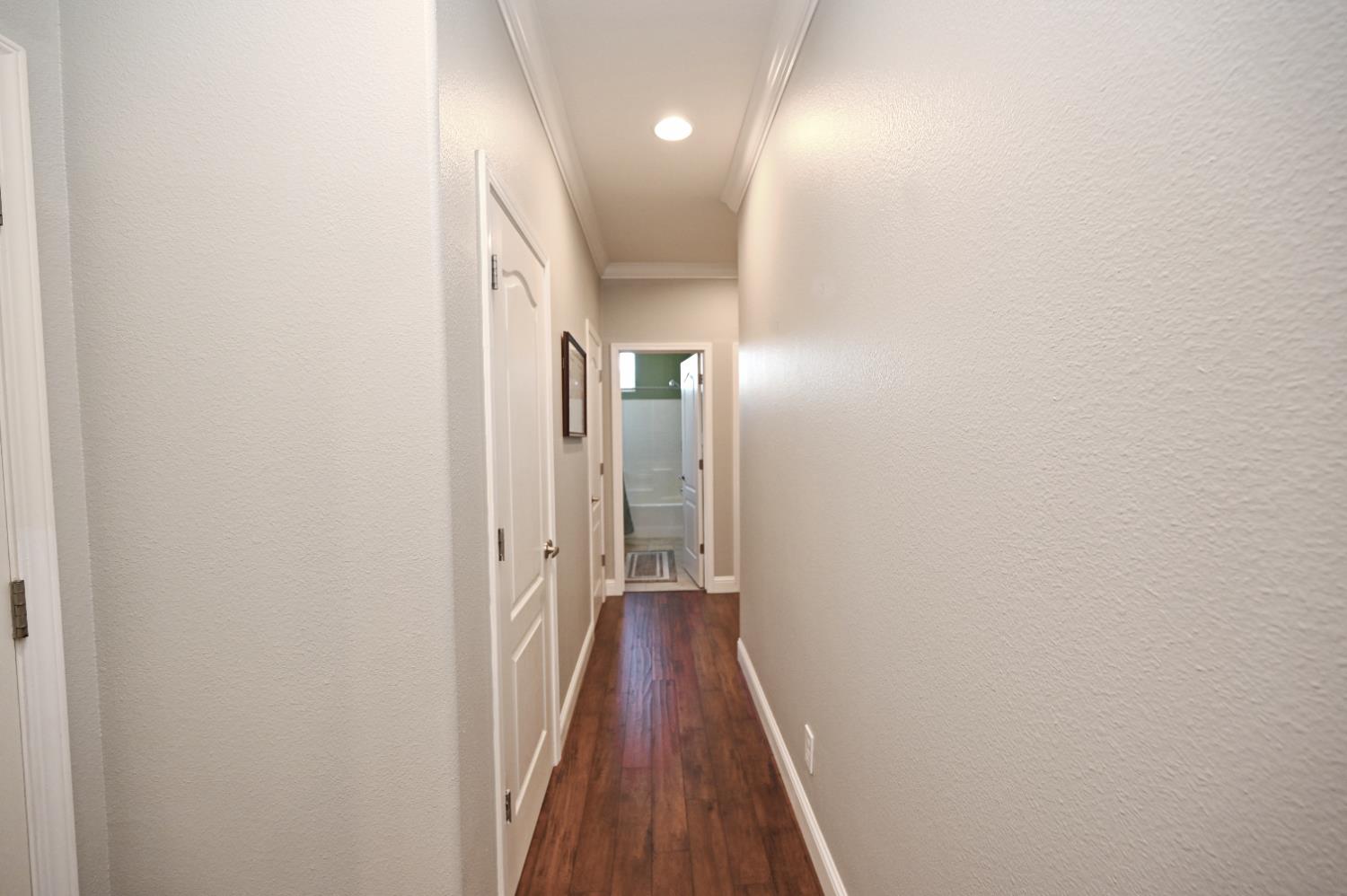 5553 N Plum Ln, Fresno, CA 93711