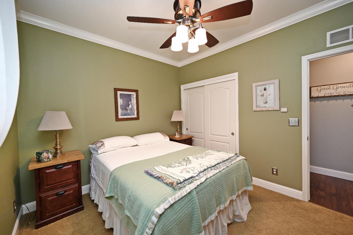 5553 N Plum Ln, Fresno, CA 93711