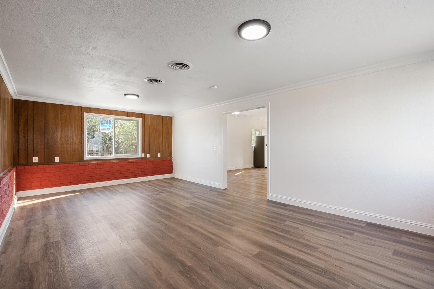 25 W Dinuba Ave, Fresno, CA 93706