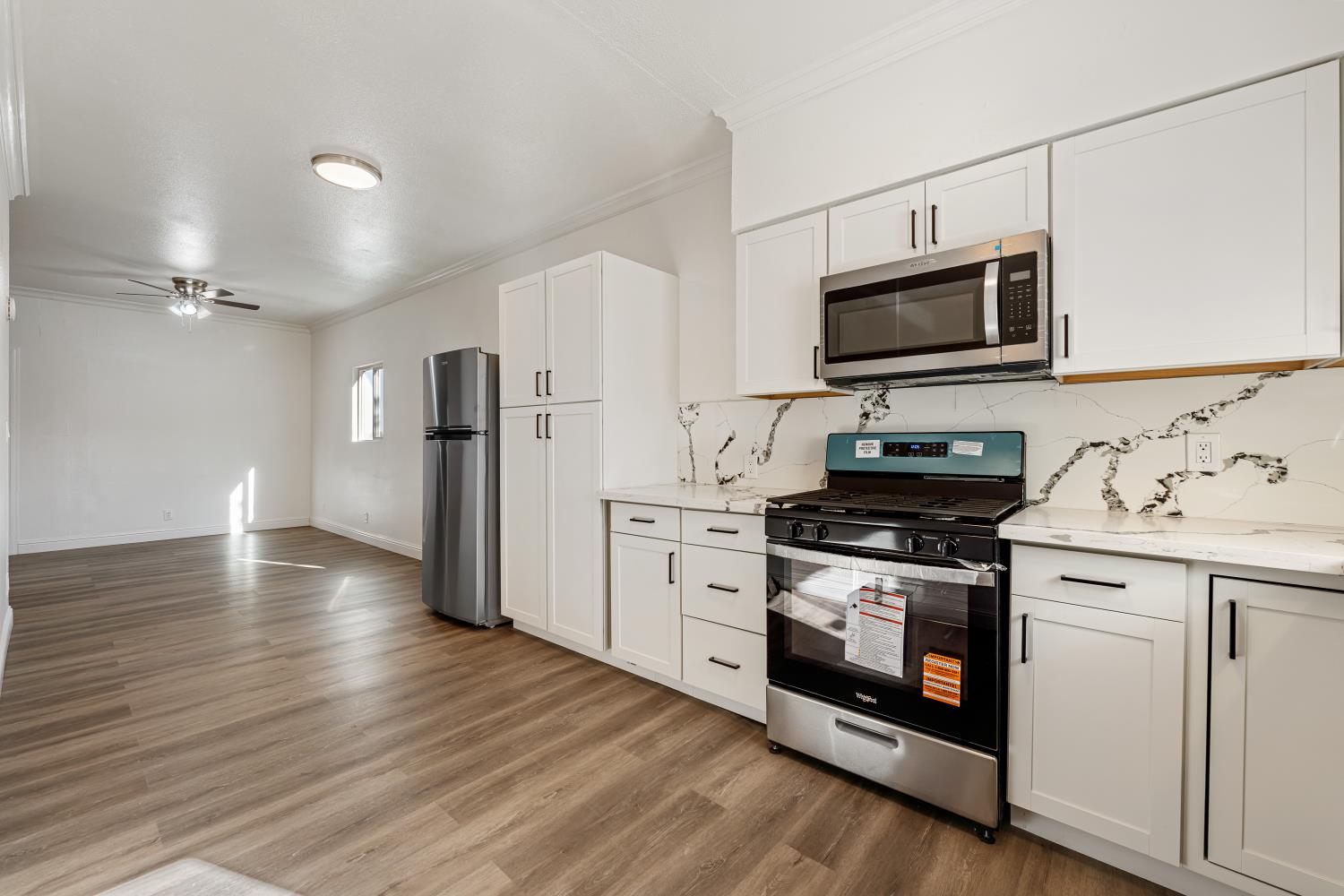 25 W Dinuba Ave, Fresno, CA 93706