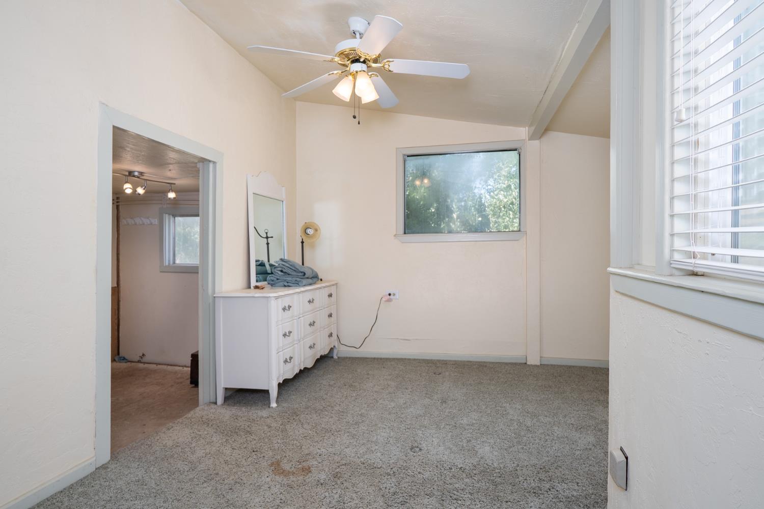 52038 Road 426, Oakhurst, CA 93644