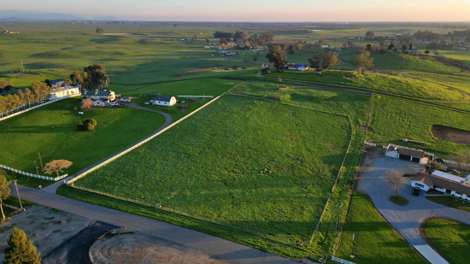 6323 E Appaloosa Ave, Clovis, CA 93636