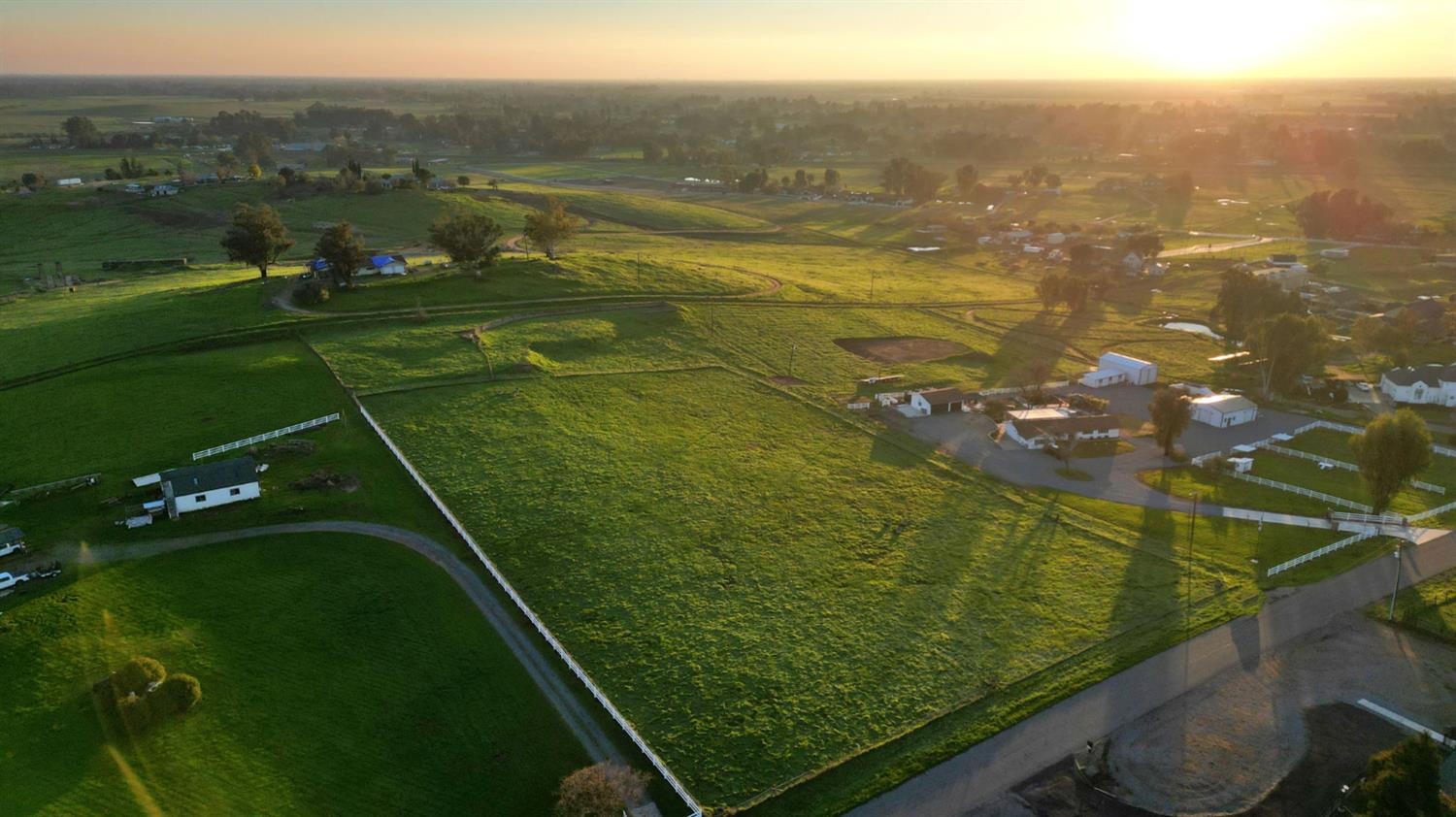 6323 E Appaloosa Ave, Clovis, CA 93636