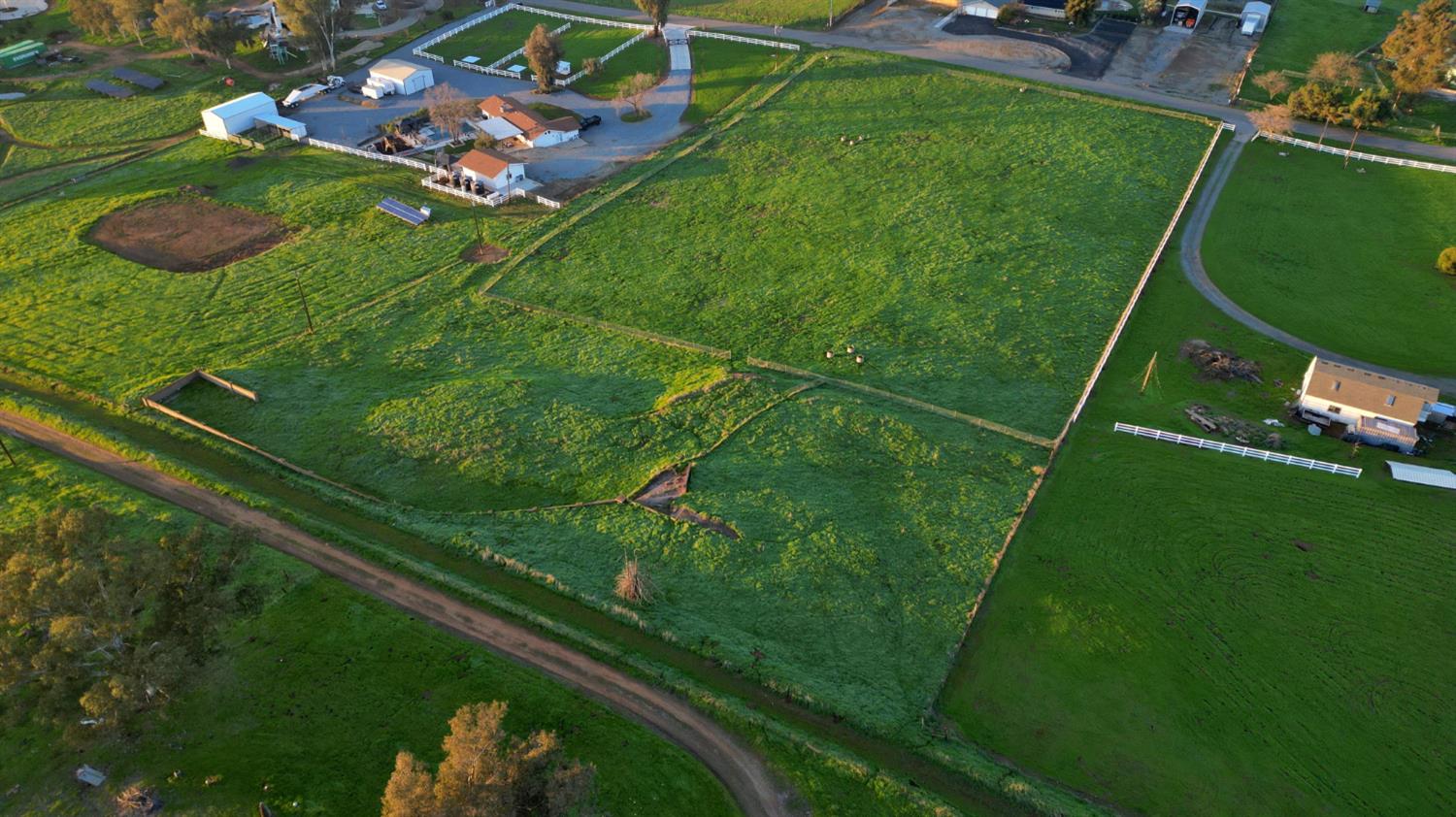 6323 E Appaloosa Ave, Clovis, CA 93636