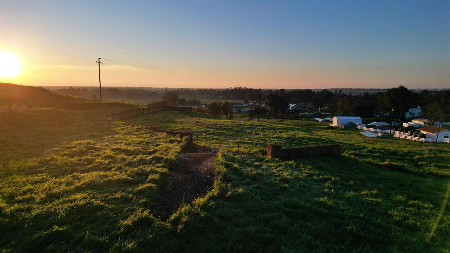 6323 E Appaloosa Ave, Clovis, CA 93636