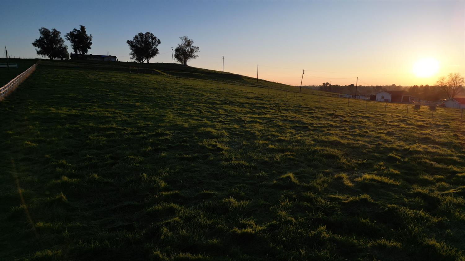 6323 E Appaloosa Ave, Clovis, CA 93636