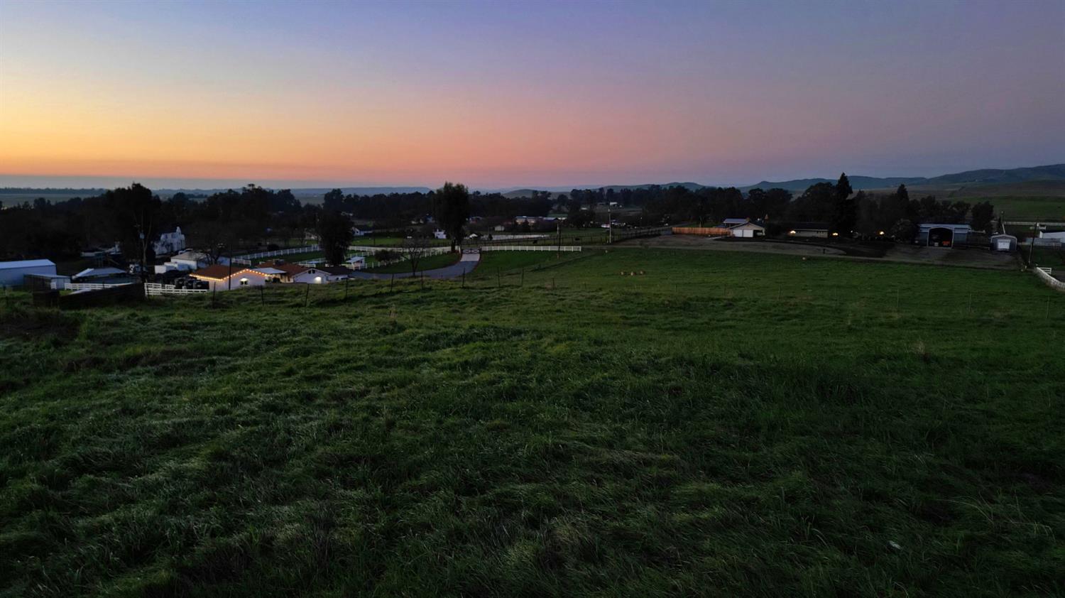 6323 E Appaloosa Ave, Clovis, CA 93636