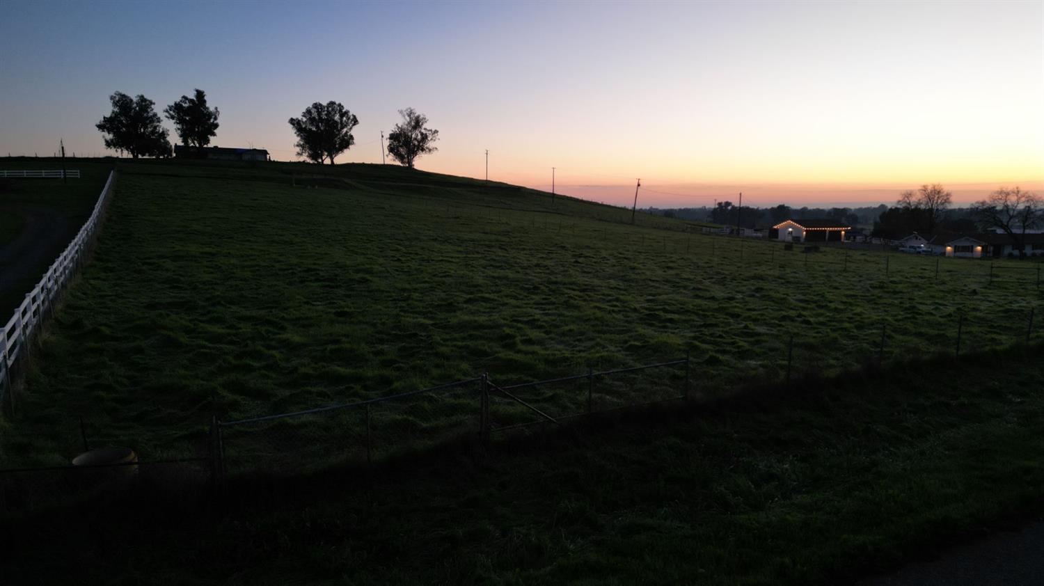 6323 E Appaloosa Ave, Clovis, CA 93636