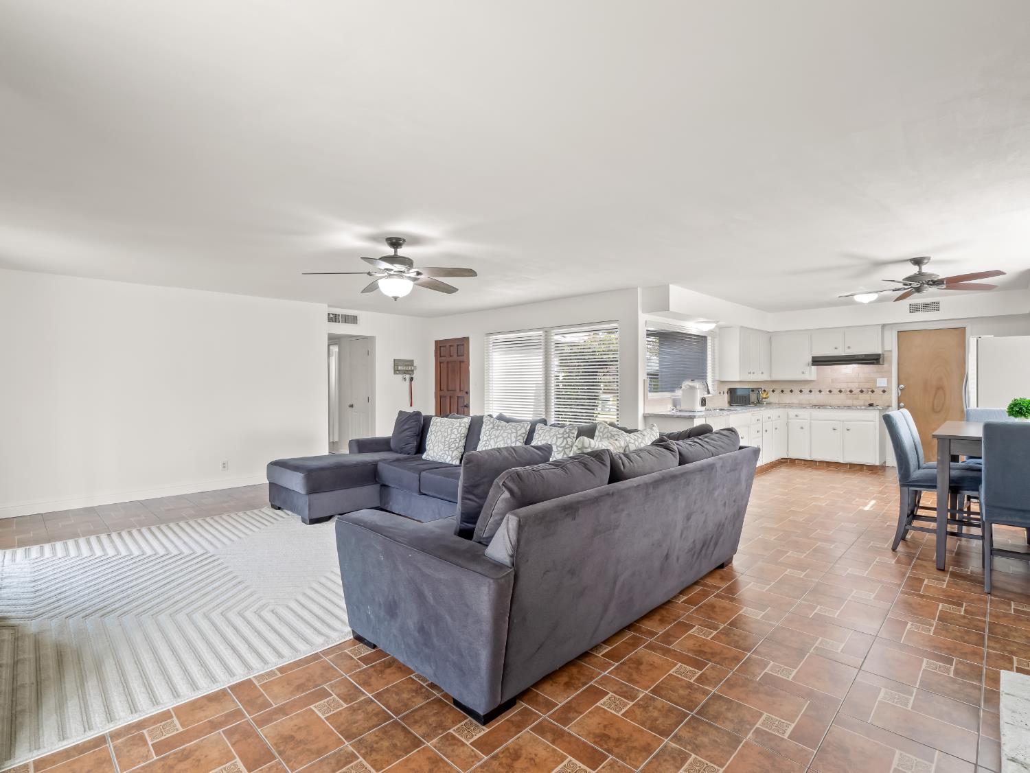 4535 N Laureen Ave, Fresno, CA 93726