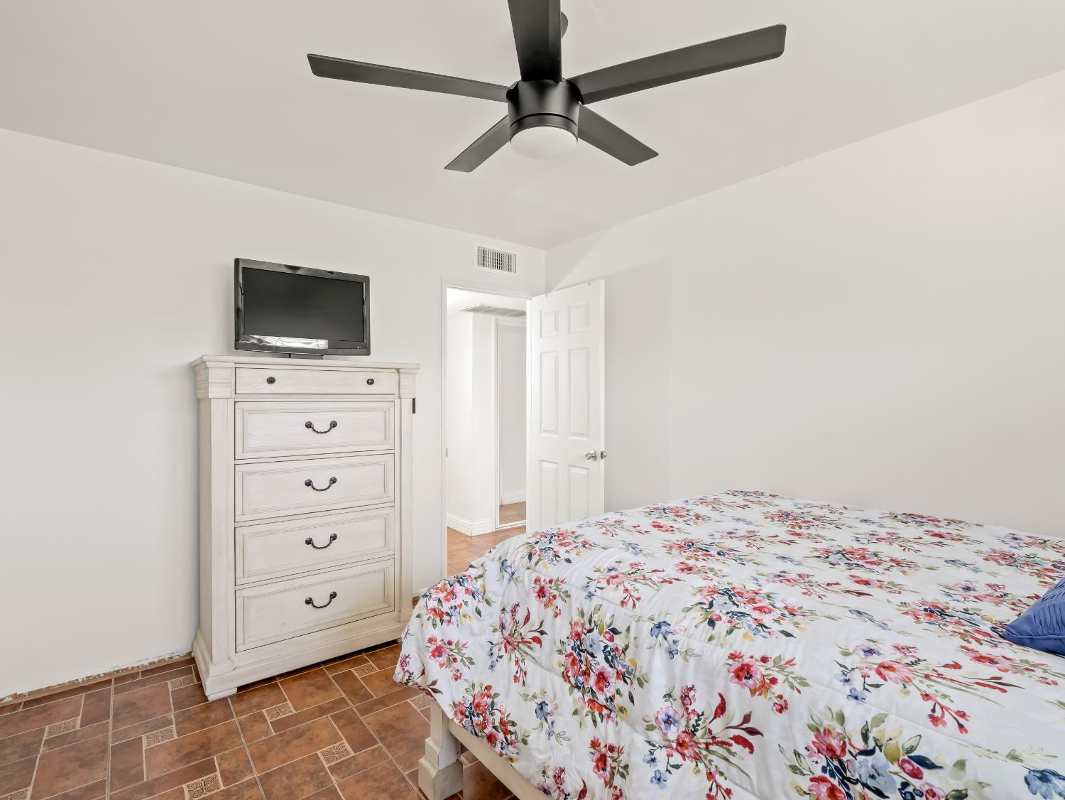 4535 N Laureen Ave, Fresno, CA 93726