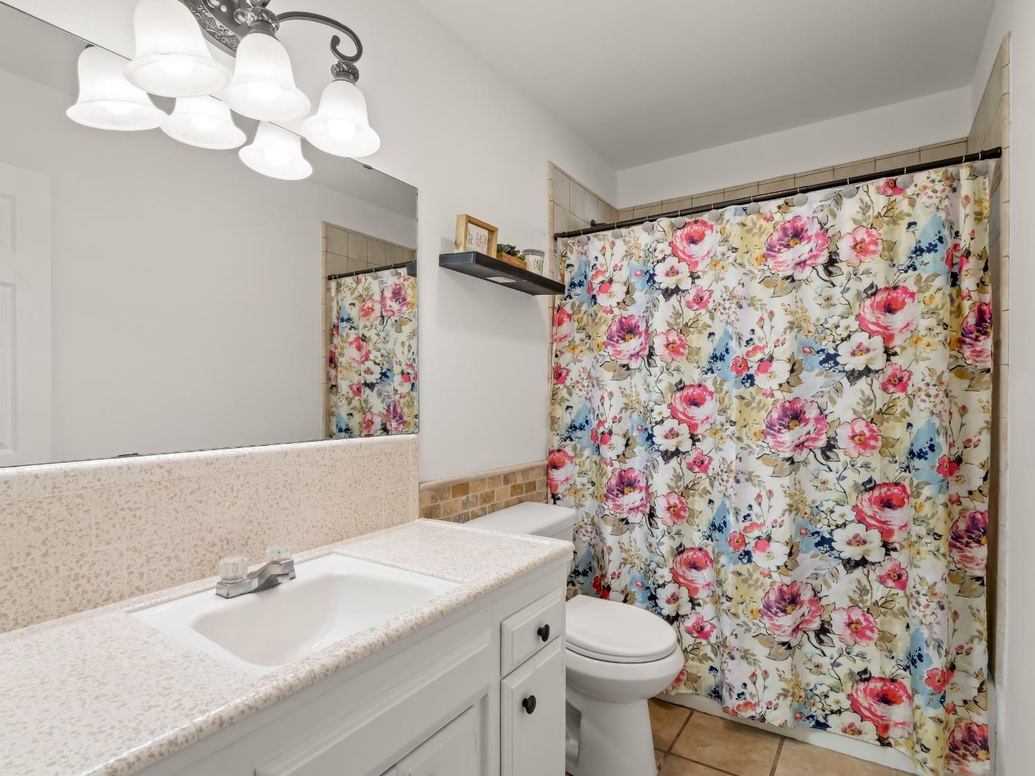 4535 N Laureen Ave, Fresno, CA 93726