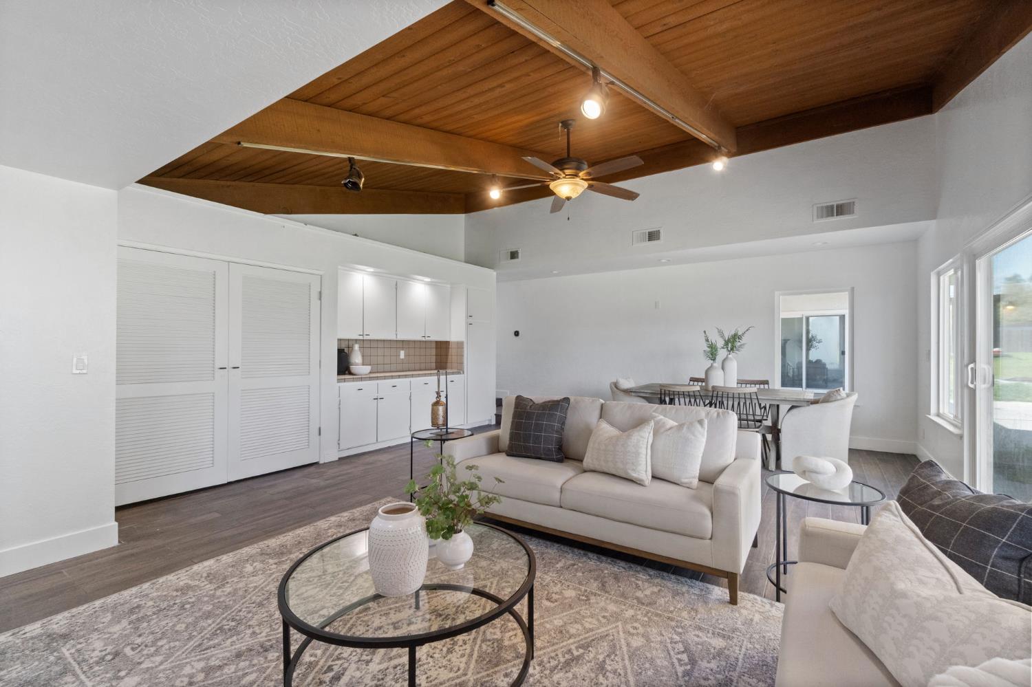 8356 Chamise, Clovis, CA 93619