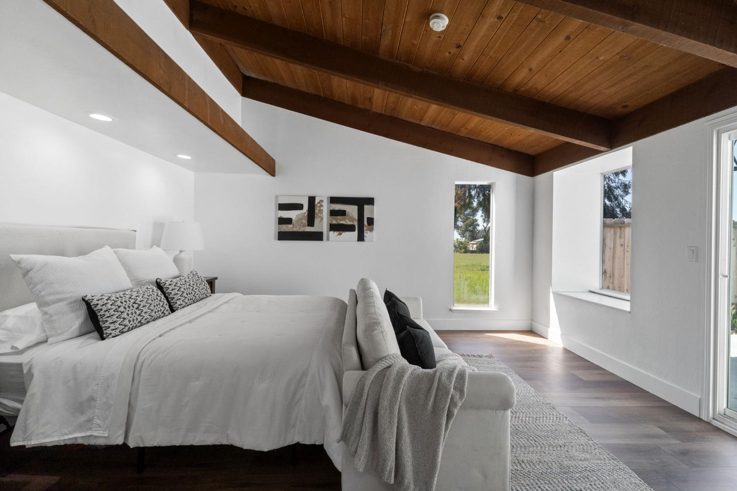 8356 Chamise, Clovis, CA 93619