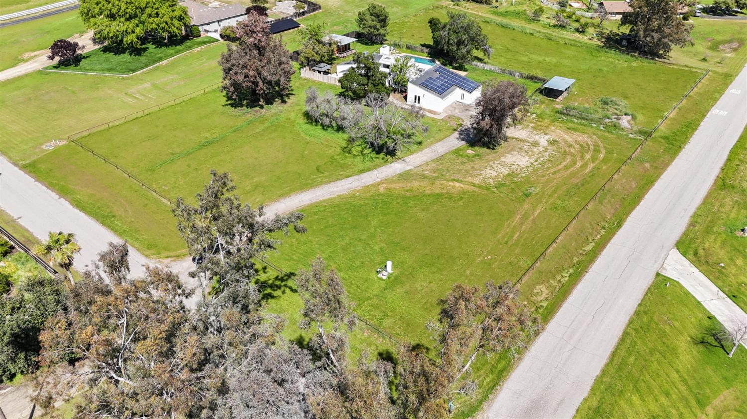 8356 Chamise, Clovis, CA 93619