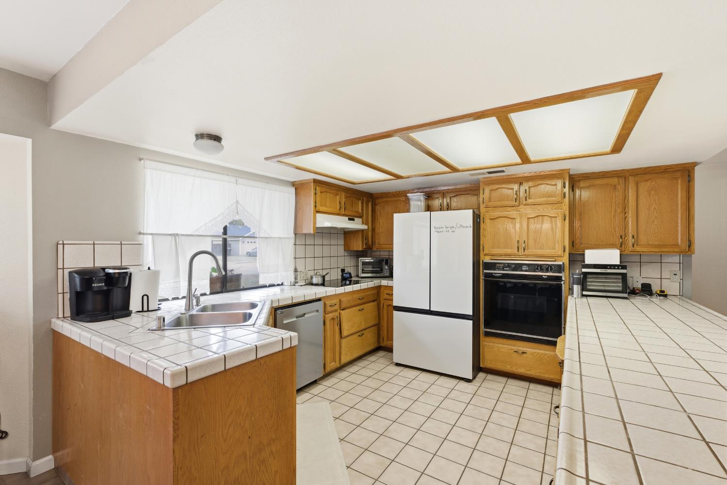 12126 Topper Rd, Madera, CA 93636