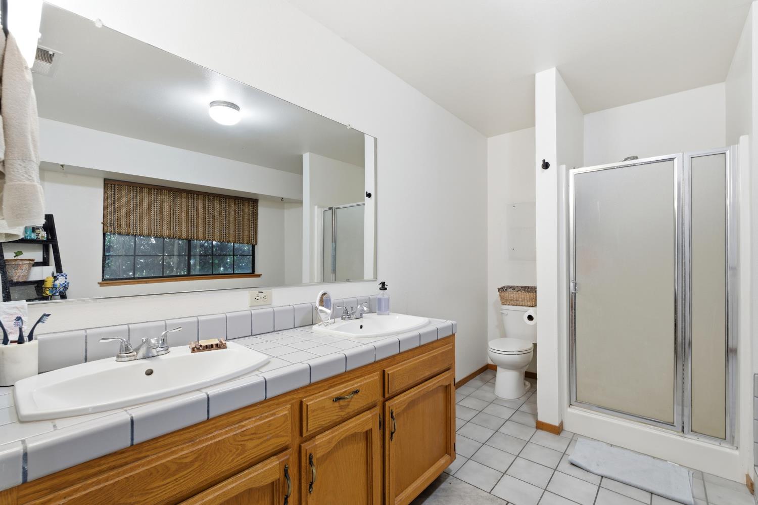 12126 Topper Rd, Madera, CA 93636