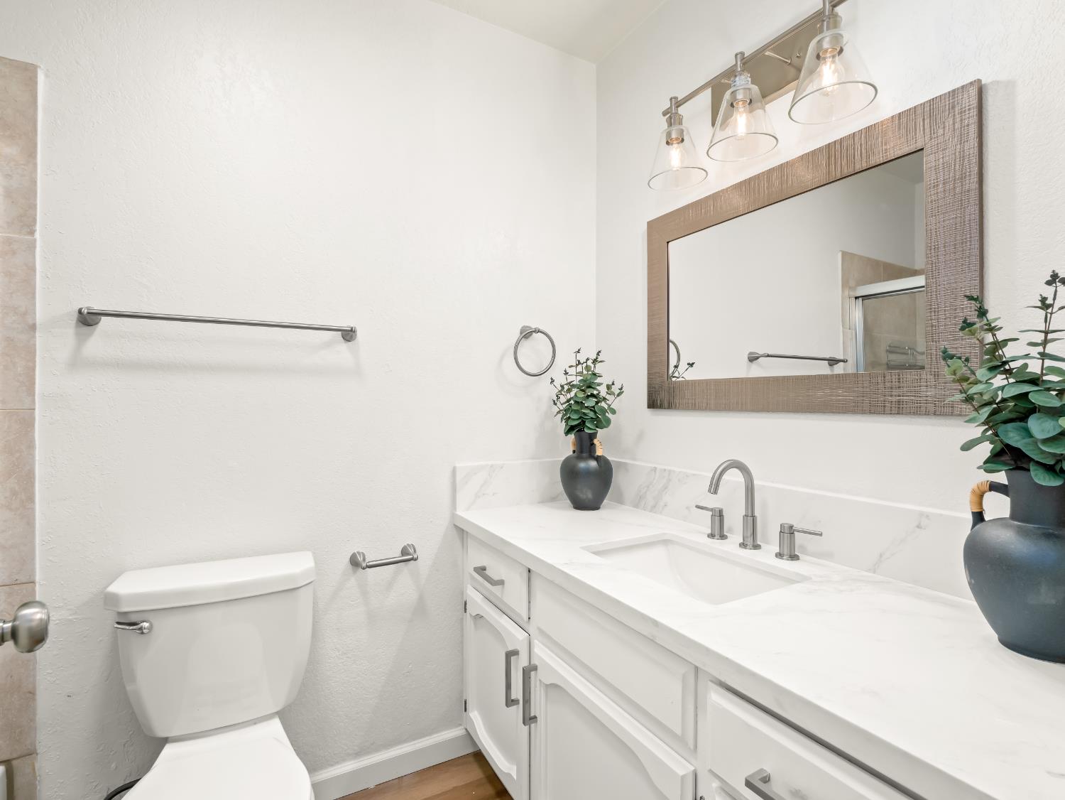 2012 N Laureen Ave, Fresno, CA 93703