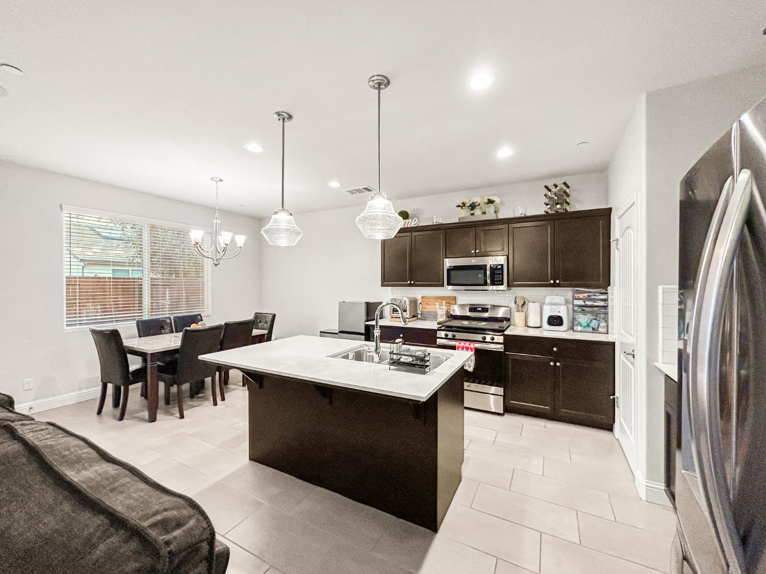 2709 Pontiac Ave, Clovis, CA 93611