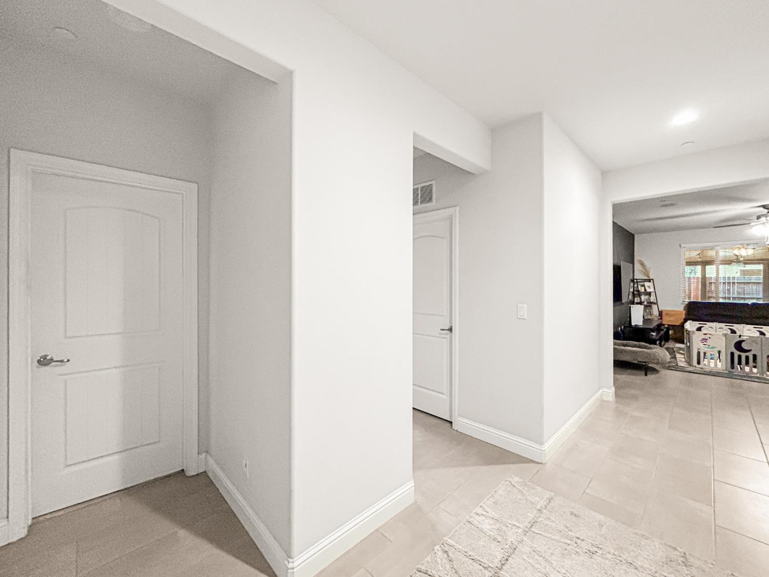 2709 Pontiac Ave, Clovis, CA 93611