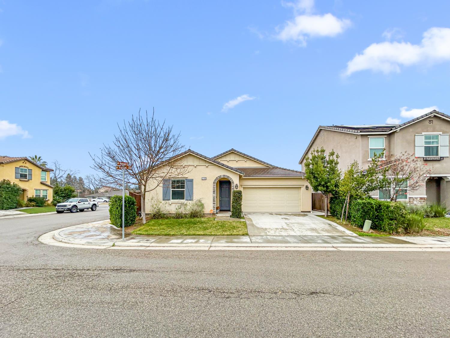 2709 Pontiac Ave, Clovis, CA 93611