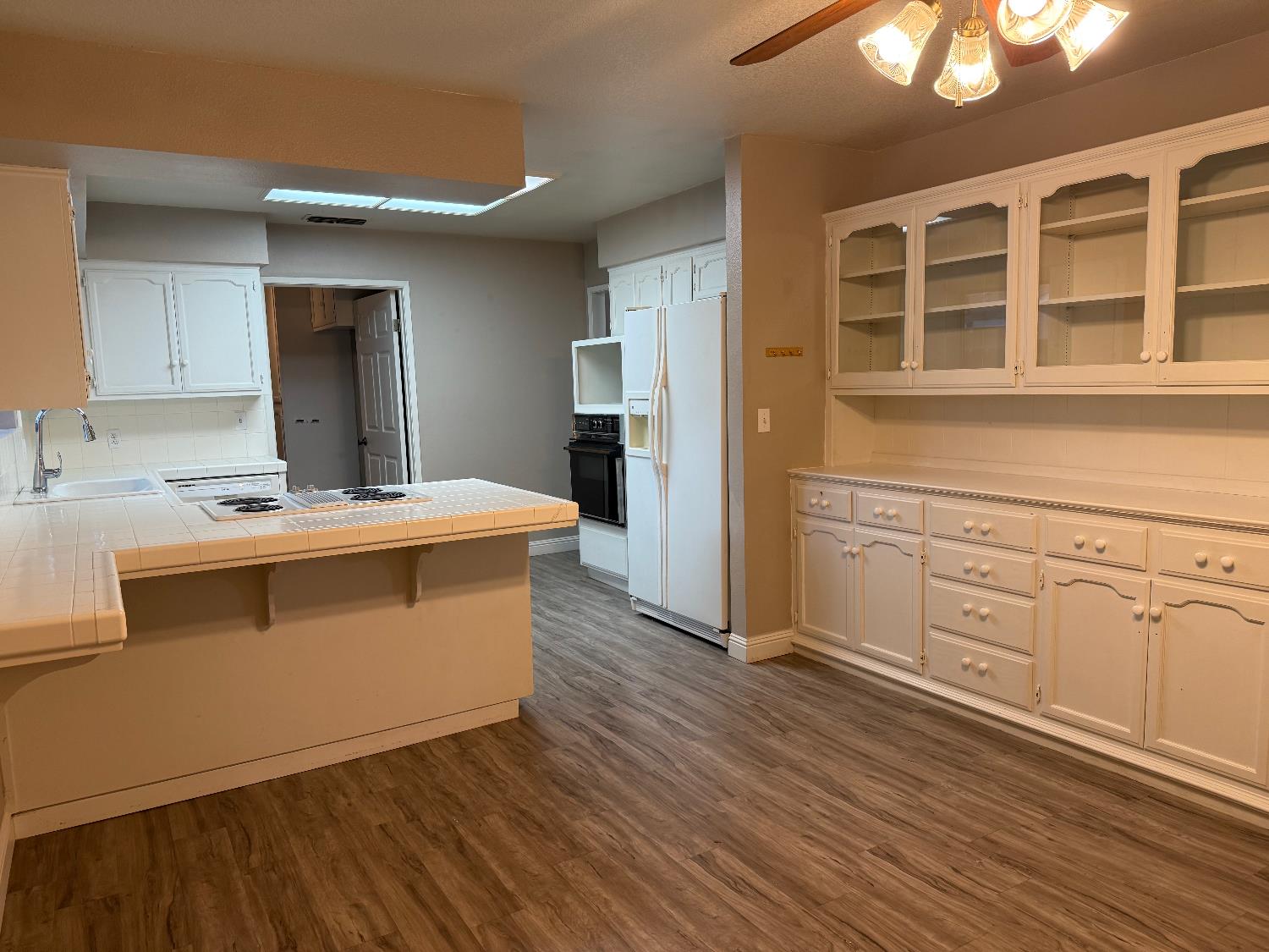 256 W Durian Ave, Coalinga, CA 93210