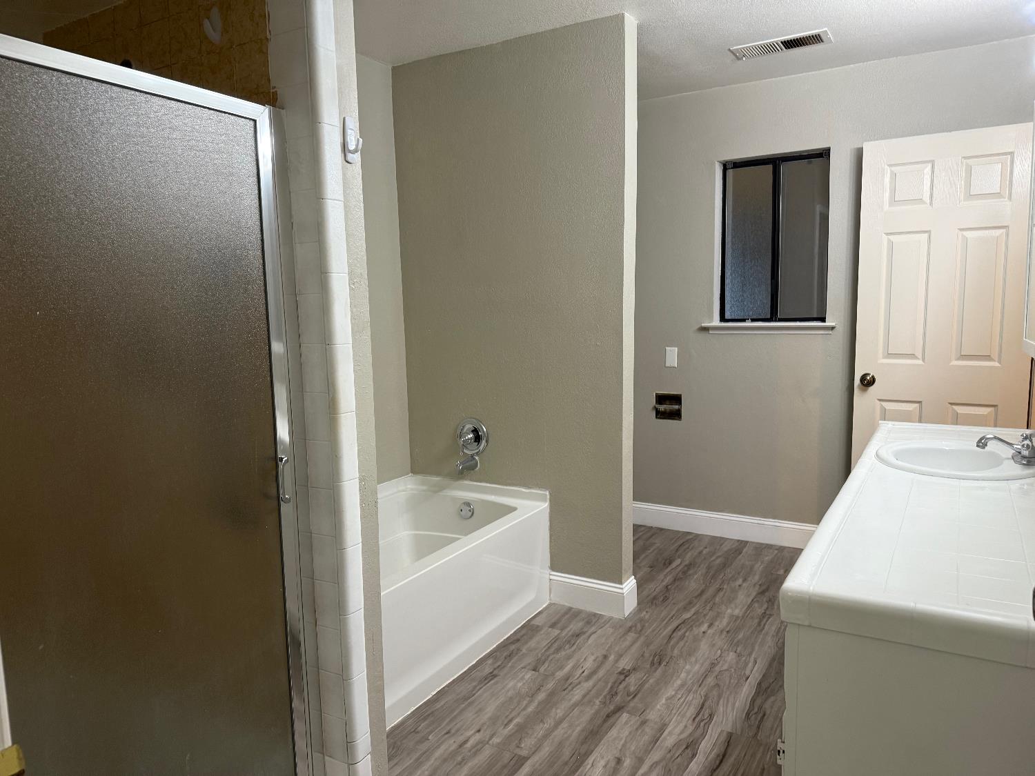 256 W Durian Ave, Coalinga, CA 93210