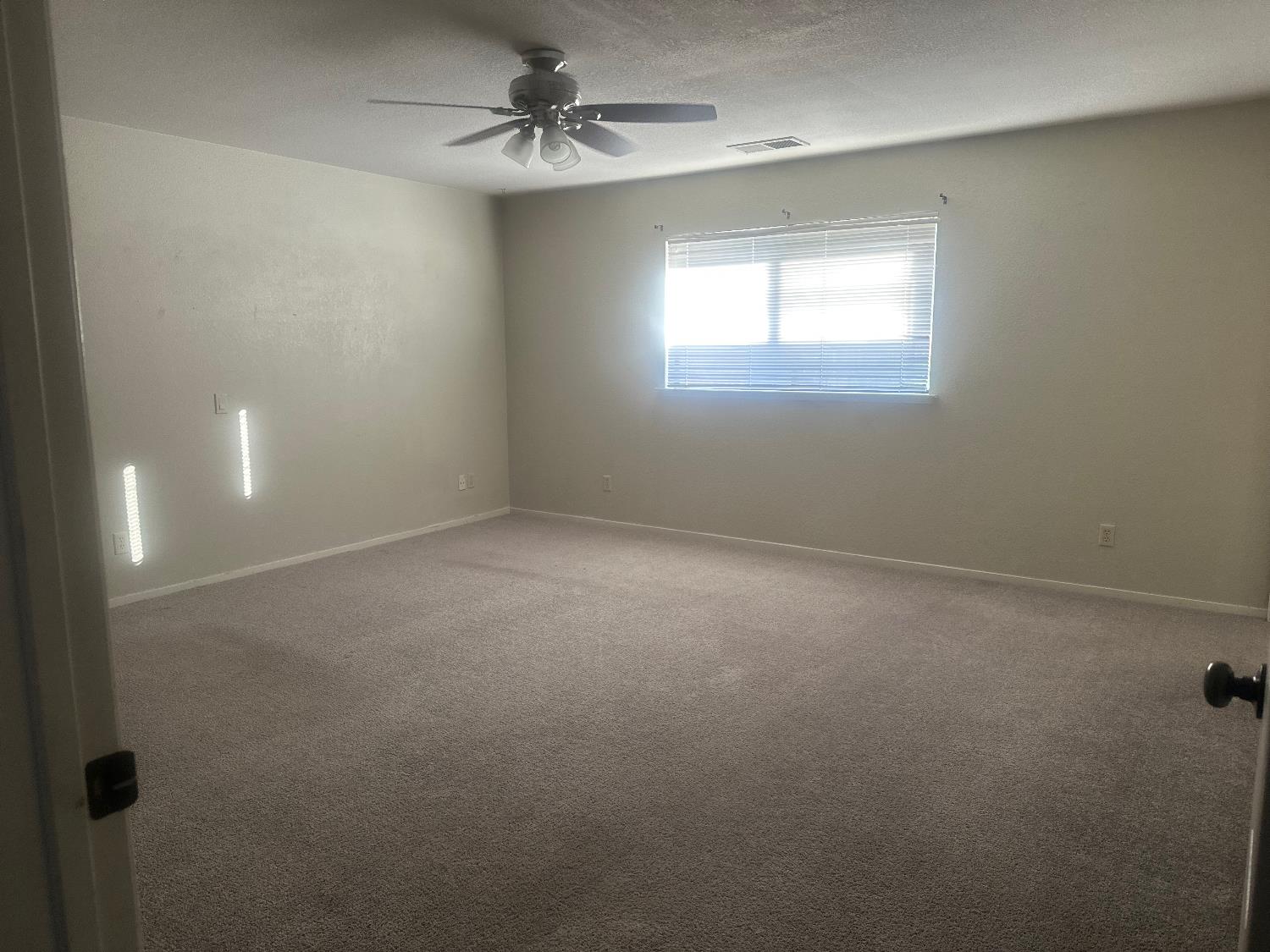 256 W Durian Ave, Coalinga, CA 93210