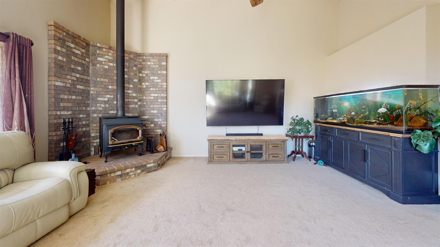 56261 Manzanita Lake Dr, North Fork, CA 93643