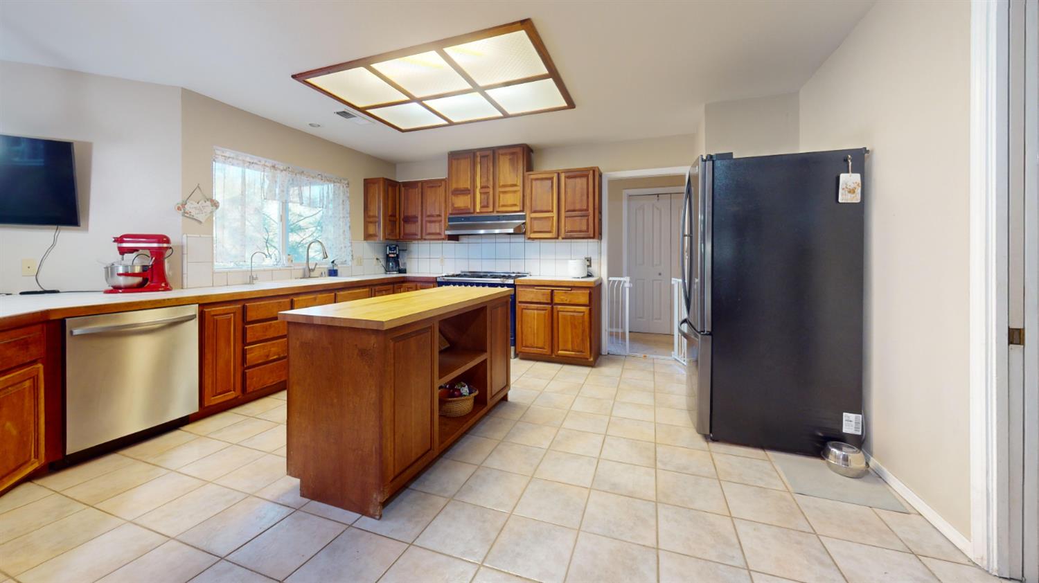 56261 Manzanita Lake Dr, North Fork, CA 93643